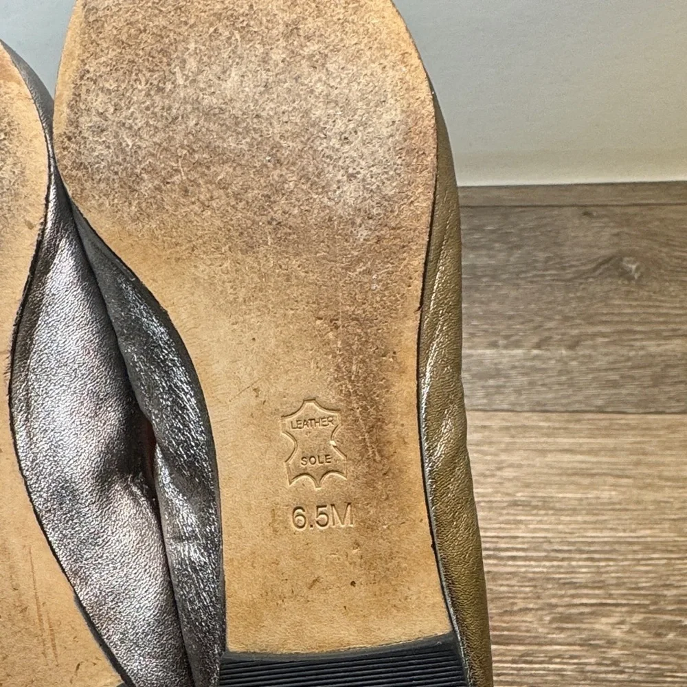 Tory Burch Metallic Silver Flats woman’s 6.5 (s87)